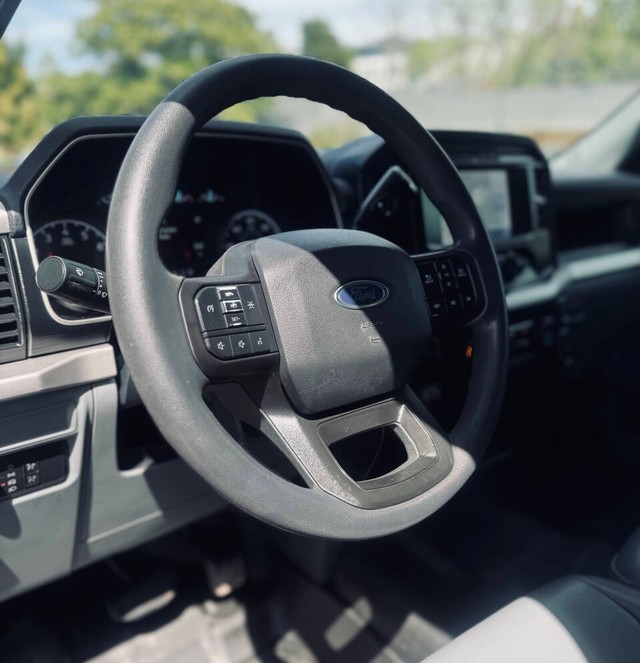 Ford F-150 Vehicle Full-screen Gallery Image 10