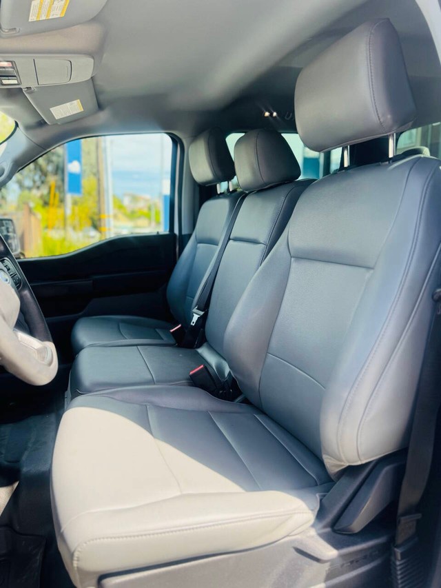 Ford F-150 Vehicle Full-screen Gallery Image 14