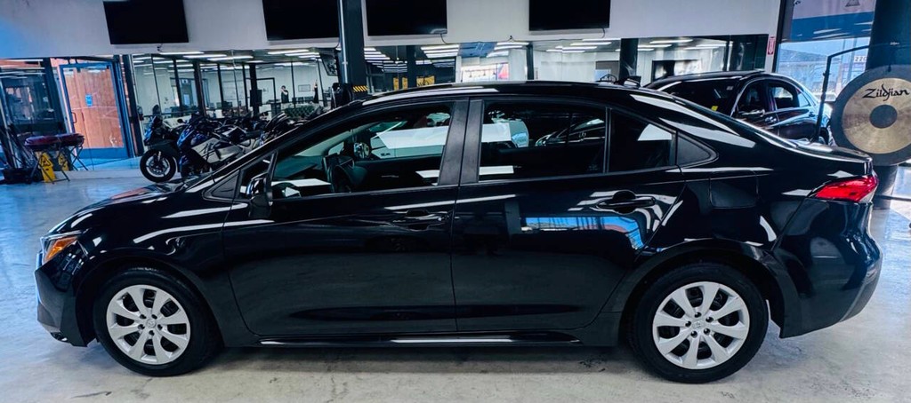 Toyota Corolla Vehicle Full-screen Gallery Image 04