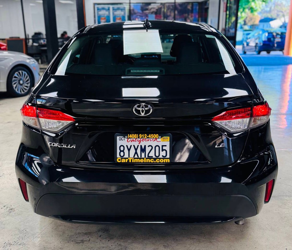 Toyota Corolla Vehicle Full-screen Gallery Image 07