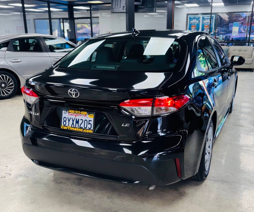 Toyota Corolla Vehicle Full-screen Gallery Image 08