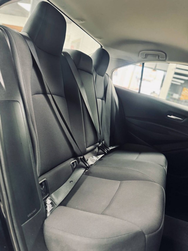 Toyota Corolla Vehicle Full-screen Gallery Image 14