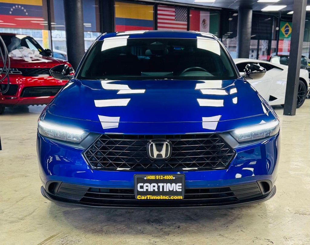 Honda Accord Hybrid Vehicle Full-screen Gallery Image 03