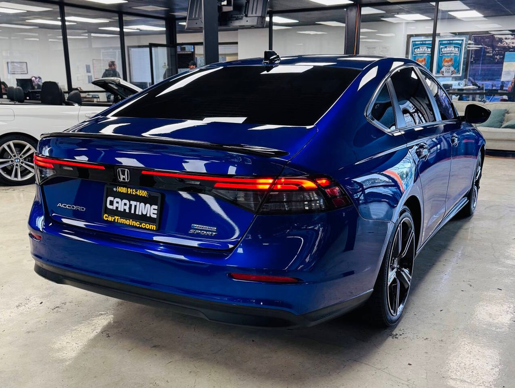 Honda Accord Hybrid Vehicle Full-screen Gallery Image 06