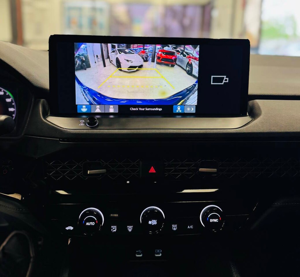 Honda Accord Hybrid Vehicle Full-screen Gallery Image 09