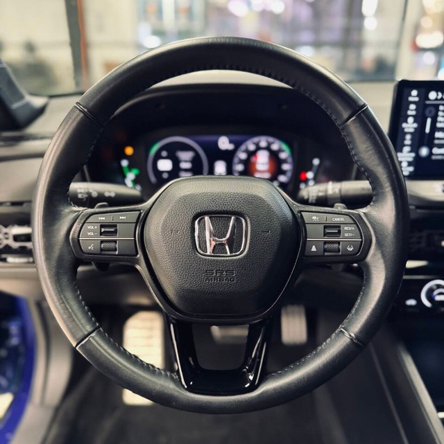 Honda Accord Hybrid Vehicle Full-screen Gallery Image 08