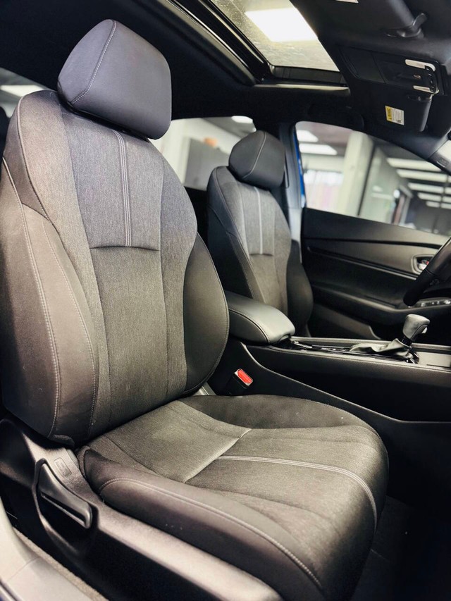 Honda Accord Hybrid Vehicle Full-screen Gallery Image 12