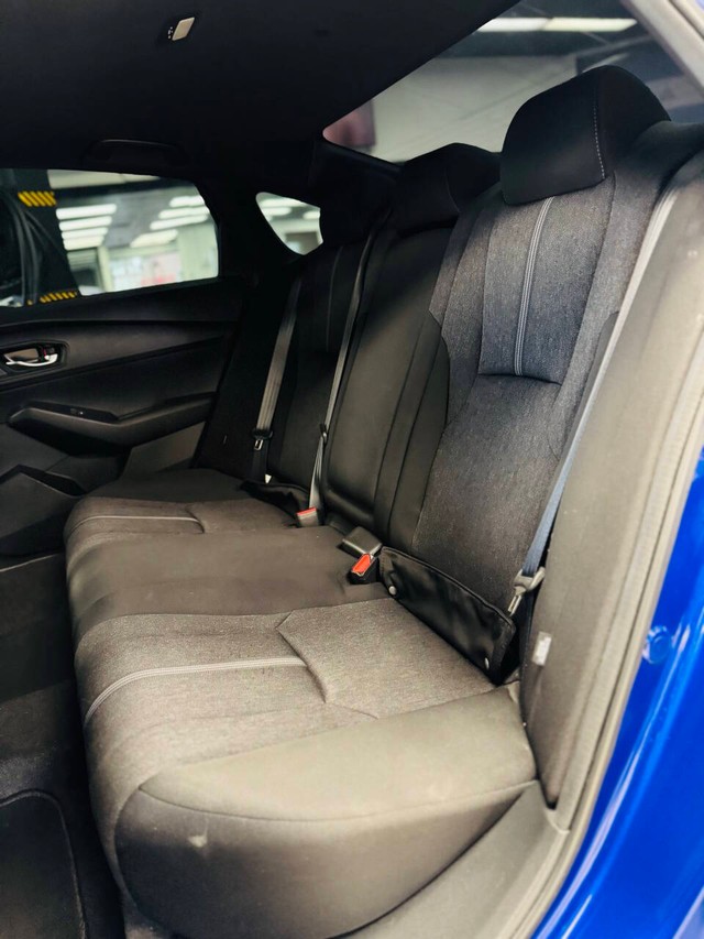 Honda Accord Hybrid Vehicle Full-screen Gallery Image 13