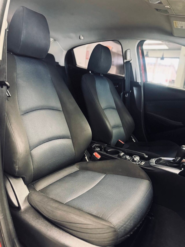 Toyota Yaris iA Vehicle Full-screen Gallery Image 12