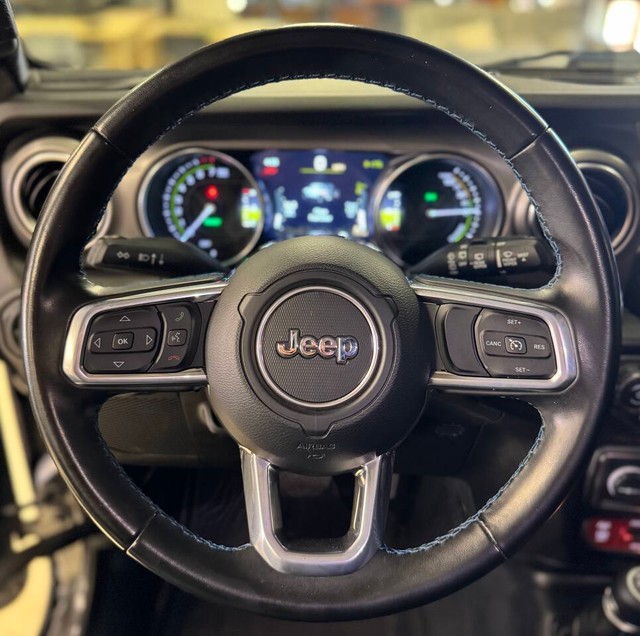 Jeep Wrangler Unlimited Vehicle Full-screen Gallery Image 13