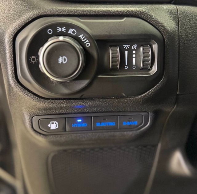 Jeep Wrangler Unlimited Vehicle Full-screen Gallery Image 19