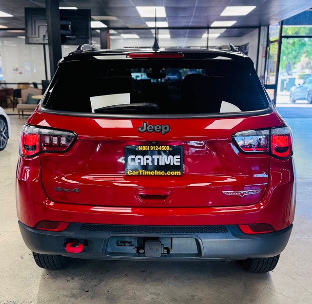 Jeep Compass Vehicle Full-screen Gallery Image 06