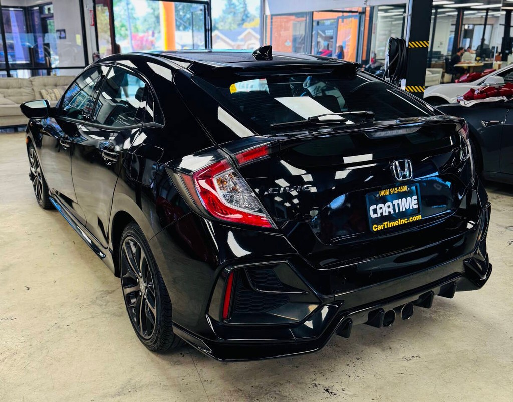 Honda Civic Hatchback Vehicle Full-screen Gallery Image 05