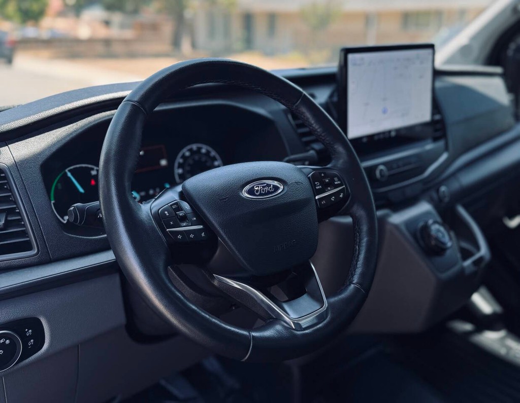 Ford E-Transit Cargo Van Vehicle Full-screen Gallery Image 14