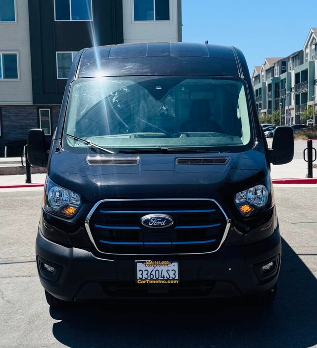 Ford E-Transit Cargo Van Vehicle Full-screen Gallery Image 02