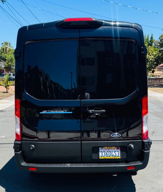 Ford E-Transit Cargo Van Vehicle Full-screen Gallery Image 07