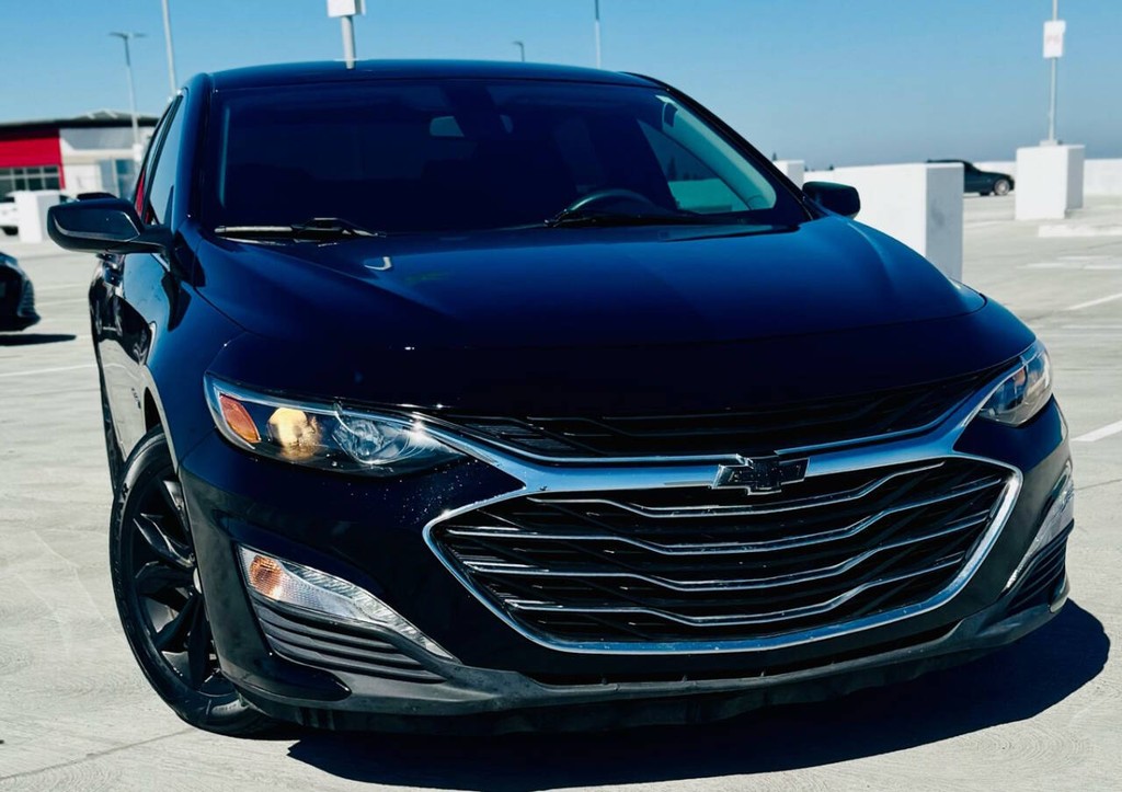 Chevrolet Malibu Vehicle Full-screen Gallery Image 02