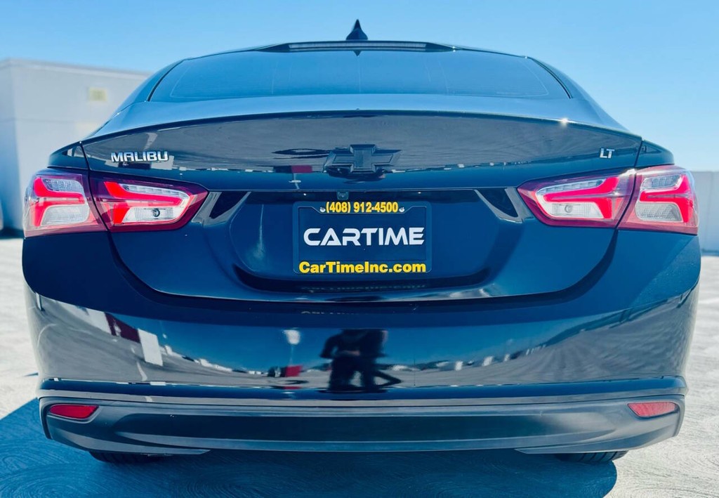 Chevrolet Malibu Vehicle Full-screen Gallery Image 10