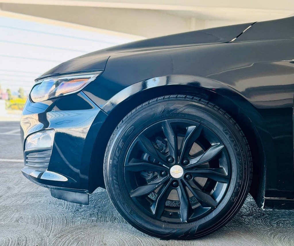 Chevrolet Malibu Vehicle Full-screen Gallery Image 29