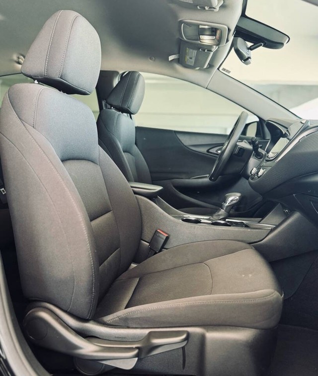 Chevrolet Malibu Vehicle Full-screen Gallery Image 22