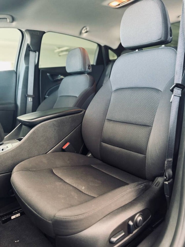 Chevrolet Malibu Vehicle Full-screen Gallery Image 23