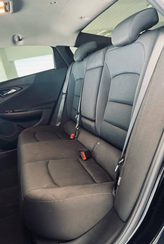 Chevrolet Malibu Vehicle Full-screen Gallery Image 25