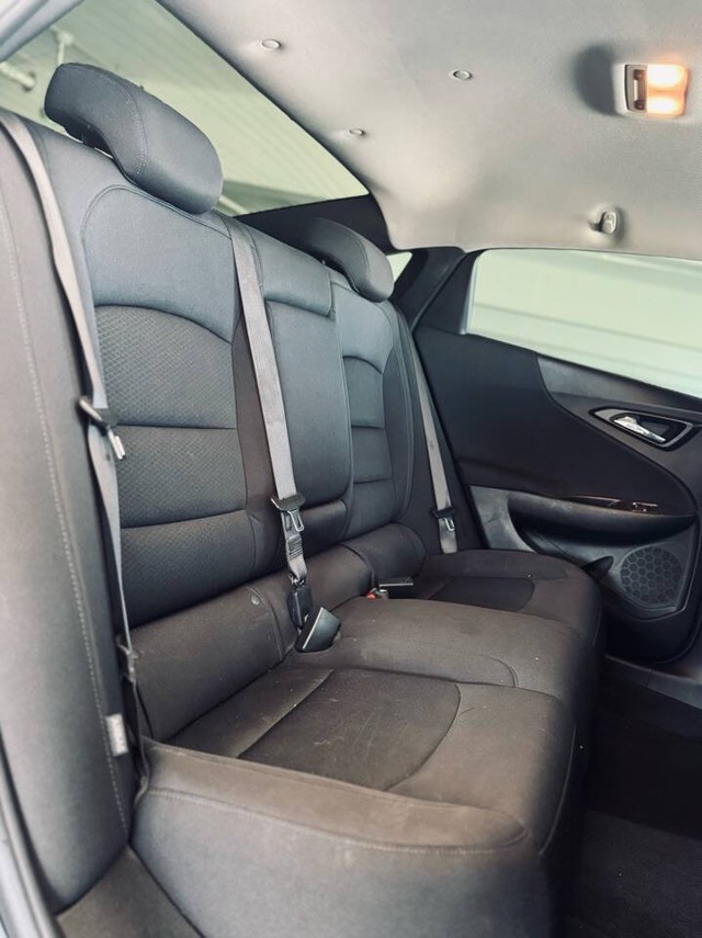 Chevrolet Malibu Vehicle Full-screen Gallery Image 26