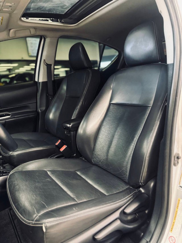 Toyota Prius c Vehicle Full-screen Gallery Image 12