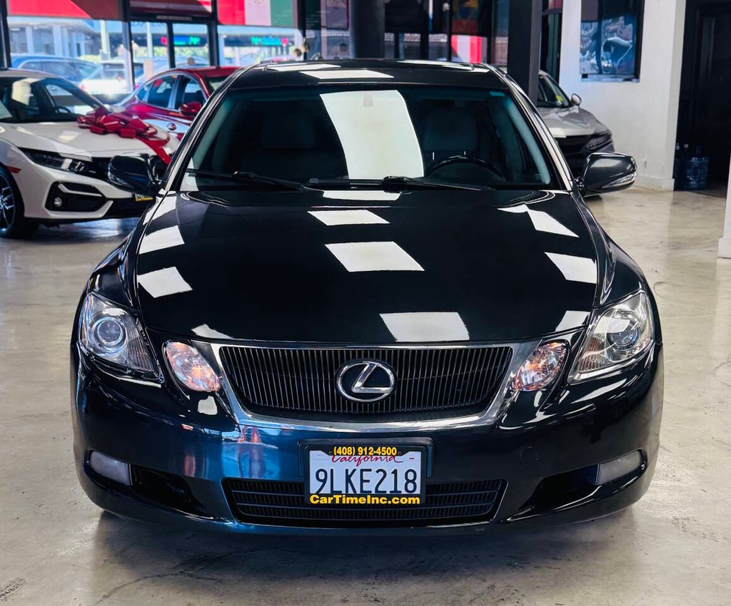 Lexus GS 350 Vehicle Full-screen Gallery Image 03