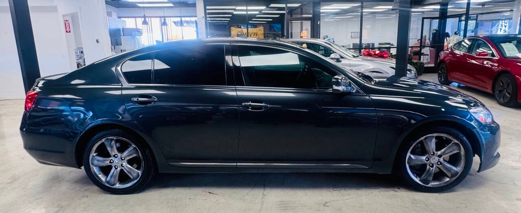 Lexus GS 350 Vehicle Full-screen Gallery Image 05