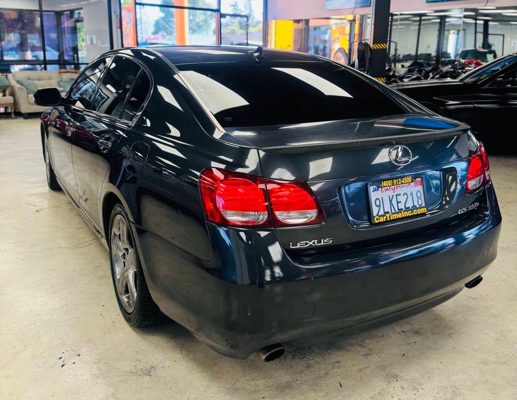 Lexus GS 350 Vehicle Full-screen Gallery Image 06