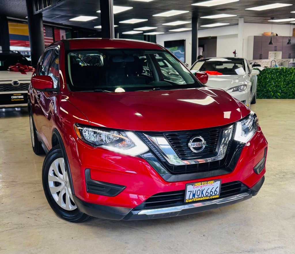 Nissan Rogue Vehicle Full-screen Gallery Image 02