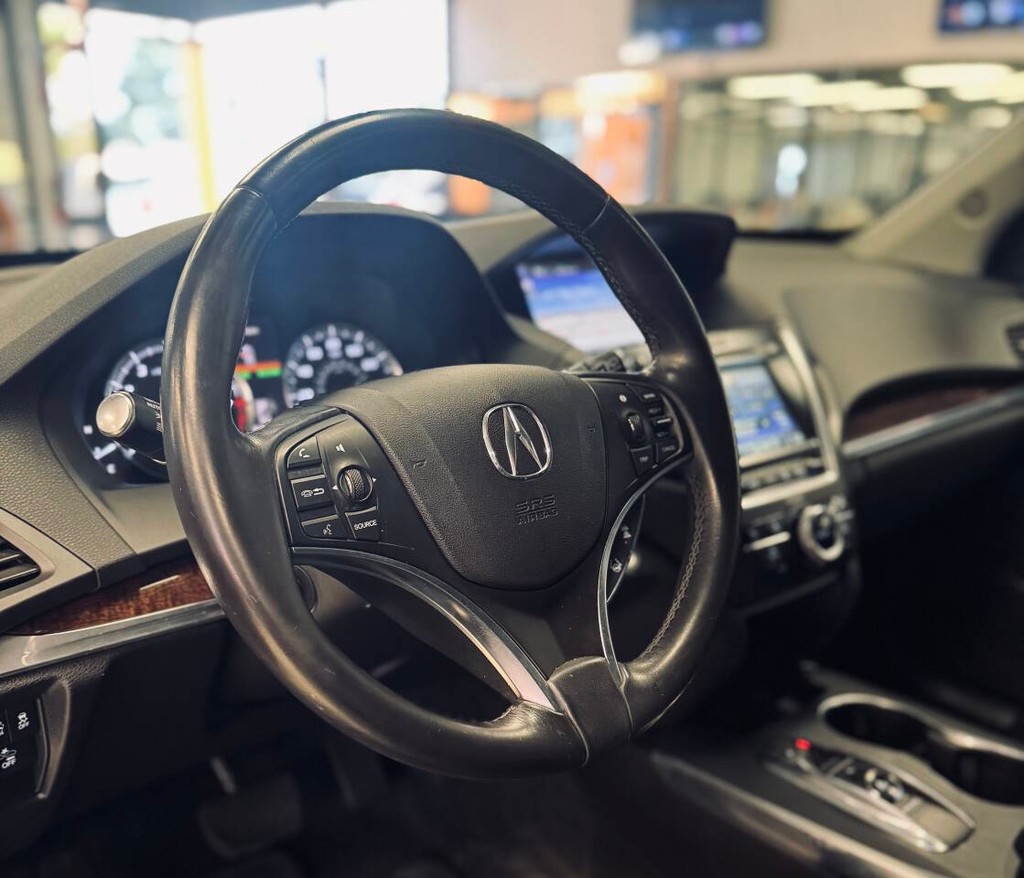 Acura MDX Vehicle Full-screen Gallery Image 06