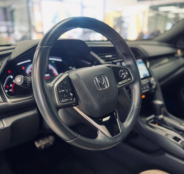 Honda Civic Hatchback Vehicle Full-screen Gallery Image 10