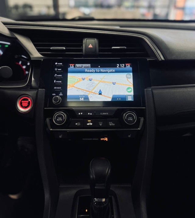 Honda Civic Hatchback Vehicle Full-screen Gallery Image 11