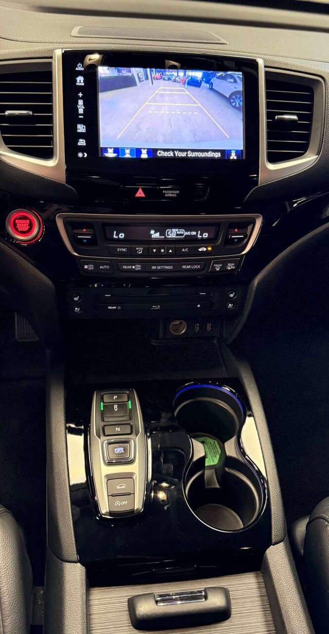 Honda Pilot Vehicle Full-screen Gallery Image 11