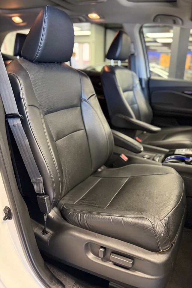 Honda Pilot Vehicle Full-screen Gallery Image 13