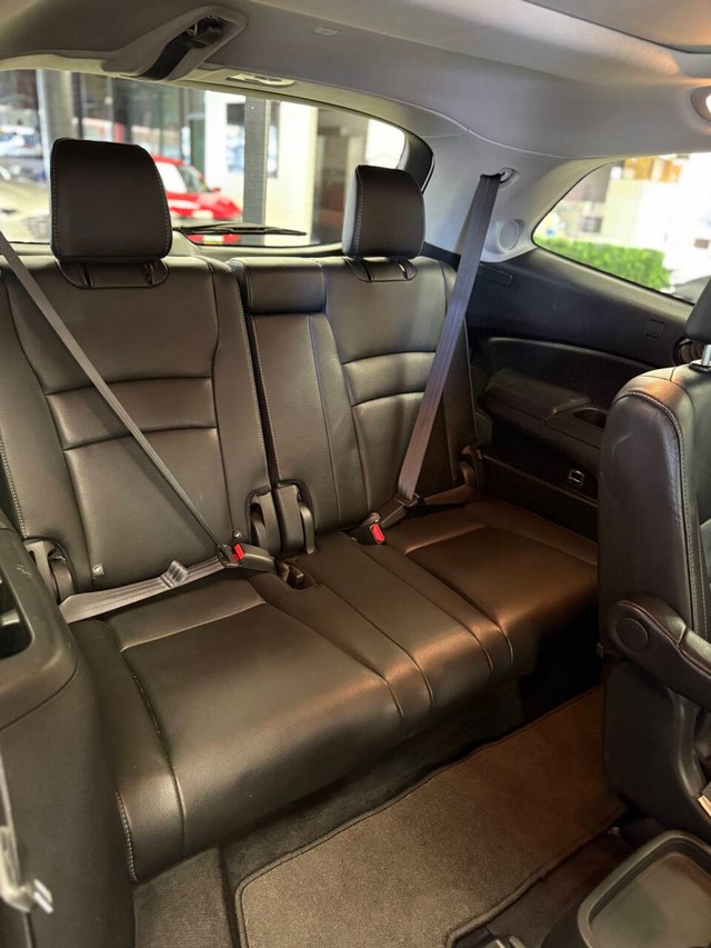 Honda Pilot Vehicle Full-screen Gallery Image 15