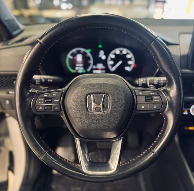 Honda CR-V Hybrid Vehicle Full-screen Gallery Image 09