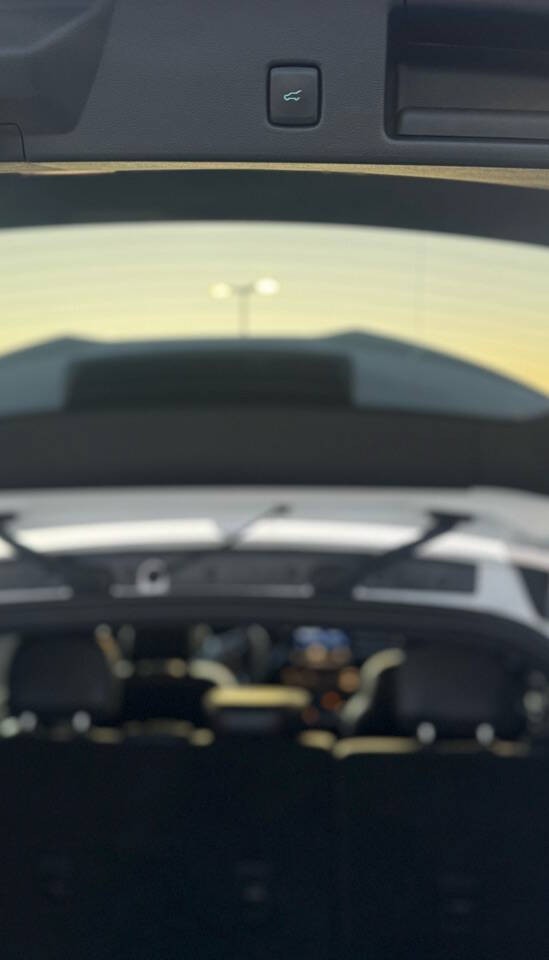 Ford Escape Vehicle Full-screen Gallery Image 33