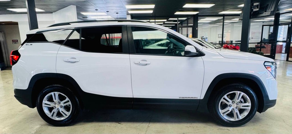 GMC Terrain Vehicle Full-screen Gallery Image 05