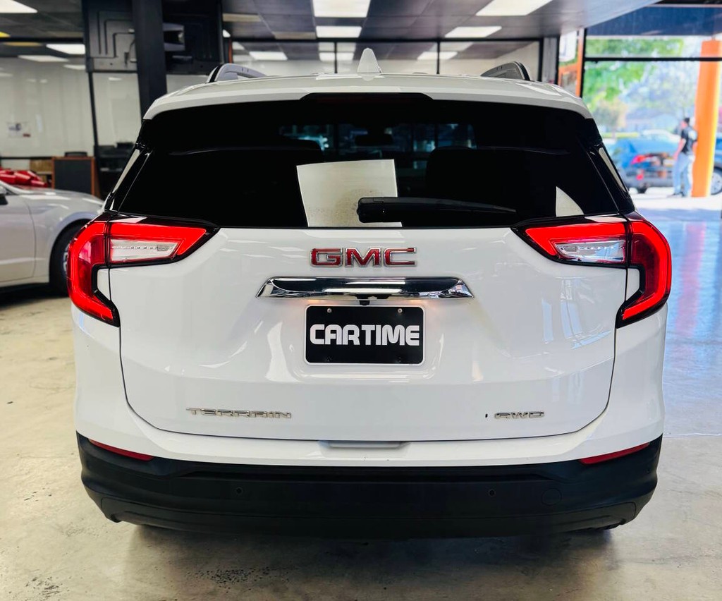 GMC Terrain Vehicle Full-screen Gallery Image 07