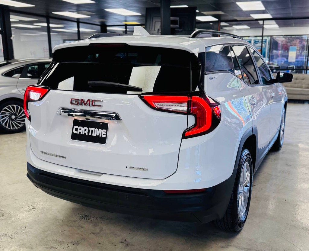 GMC Terrain Vehicle Full-screen Gallery Image 08