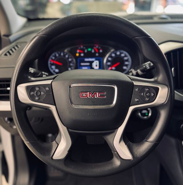 GMC Terrain Vehicle Full-screen Gallery Image 09