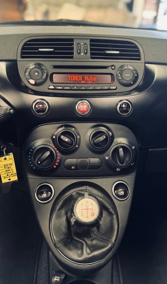 FIAT 500c Vehicle Full-screen Gallery Image 10