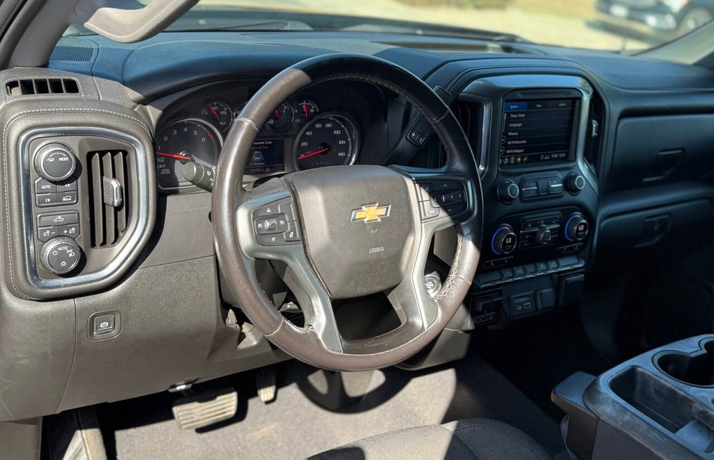Chevrolet Silverado 1500 Vehicle Full-screen Gallery Image 09