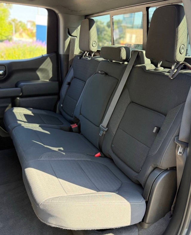 Chevrolet Silverado 1500 Vehicle Full-screen Gallery Image 15