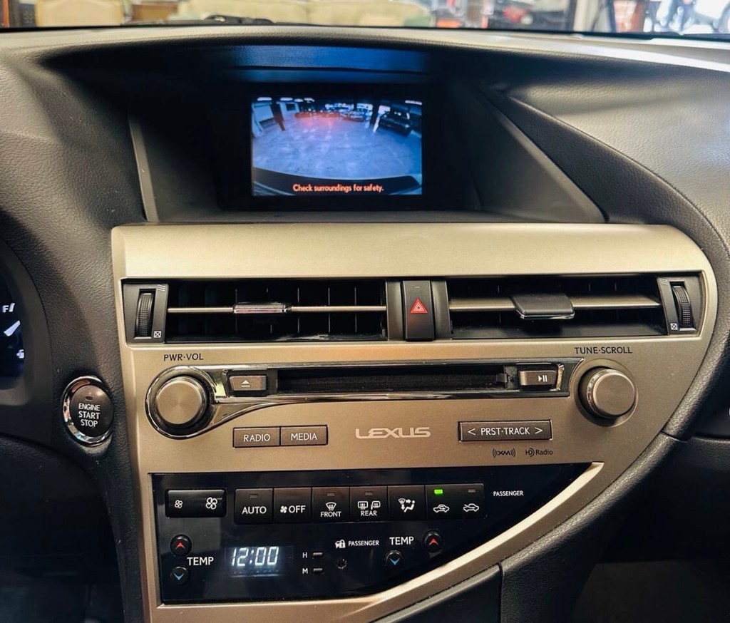 Lexus RX 350 Vehicle Full-screen Gallery Image 11