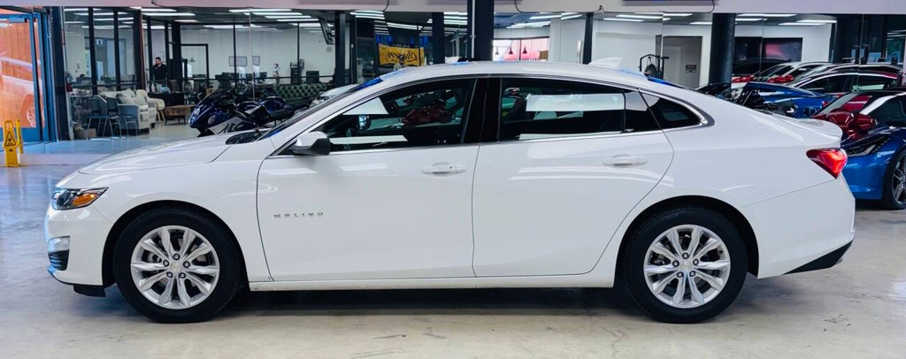 Chevrolet Malibu Vehicle Full-screen Gallery Image 04