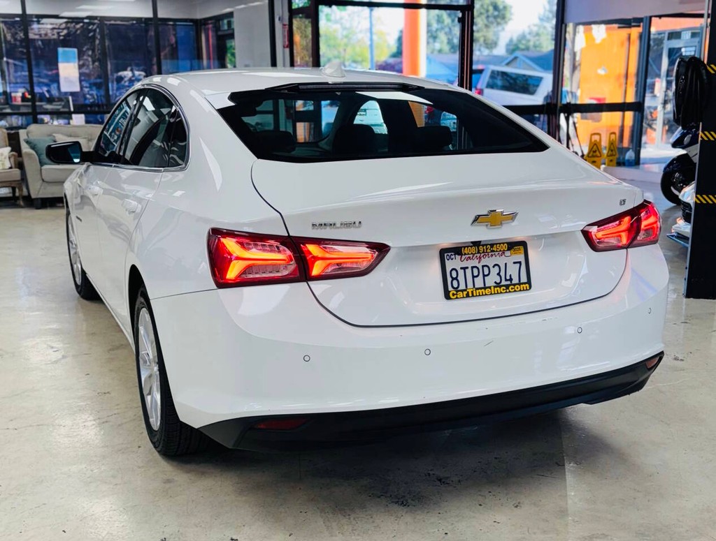 Chevrolet Malibu Vehicle Full-screen Gallery Image 06